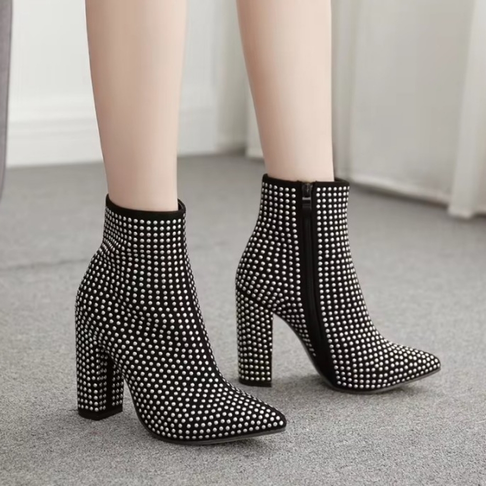 SHE&IN Luxe Collection Size 7 Silver Studded Black Block-heeled Booties